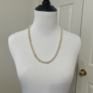 Beautiful vintage Pearl Necklace